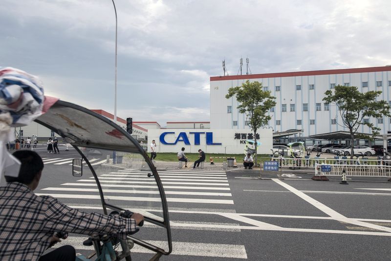 Viên pin Trung Quốc có tuổi thọ 16 năm, chạy được 2 triệu km hứa hẹn sẽ làm thay đổi ngành công nghiệp ô tô điện - Ảnh 3. Viên pin Trung Quốc có tuổi thọ 16 năm, chạy được 2 triệu km hứa hẹn sẽ làm thay đổi ngành công nghiệp ô tô điện - Ảnh 3.