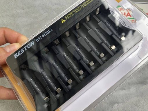 Bộ sạc 8 pin tiểu pin đũa 1.5V Beston M7012 USB